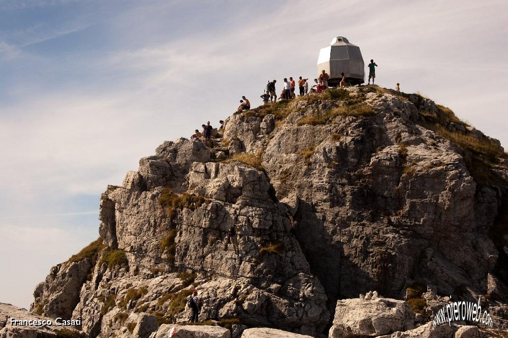 012 Ecco la in fondo la cima!.jpg